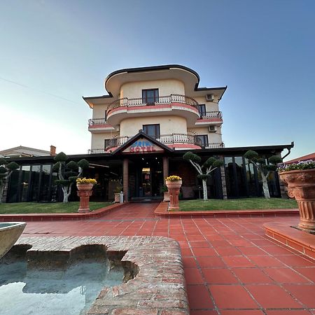 Drini Hotel Rrashbull Exterior foto